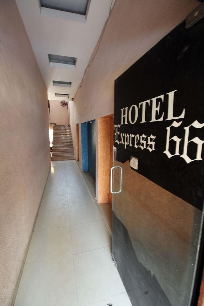 호텔 익스프레스 66 뉴델리 외부 사진